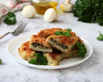 Home 4 - Рецепт витаминного салата: капусту, морковь и болгарский перец подготовить и нашинковать соломкой. Смешать сахар, соль, Тельное из рыбы